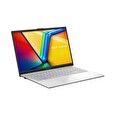 ASUS Vivobook Go 15 OLED/E1504FA/R5-7520U/15,6"/FHD/8GB/512GB SSD/AMD int/W11H/Silver/2R