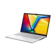 ASUS Vivobook Go 15 OLED/E1504FA/R5-7520U/15,6"/FHD/8GB/512GB SSD/AMD int/W11H/Silver/2R